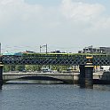 DSC01807  Le DART (Dublin Area Rail Transit) est la seule ligne électrifiée d'Irlande. Une rame série 8100 passe sur Liffey River
