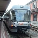 CH WSB Be88 Aarau01  Rame Be 4/8 pour Menziken. Les observateurs remarqueront peut-être qu'il s'agit d'un train qui fait un aller-retour, car vu les phares arrières allumés et son emplacement, cette rame vient de la branche Wynental (Suhr-Menziken)