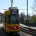 P1000405  A l'arrêt de Binningen Schloss, un tram Be 4/8 en service sur la ligne 17 entre en gare.