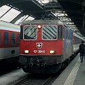 DSC18181  Re 421 394 cargo en tête d'un EC Zürich - Münich. Les Re 421 sont équipées d'un pantographe avec palette large pour circulation en Allemagne et Autriche