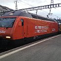 IMG 2829  Quand le train fait de la pub pour l'avion. Re 460 063-1 avec publicité EasyJet à genève avec un IR pour Brig