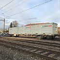 IMG 8514  Nouveauté: le transport de bettraves ne se fait plus dans des Eanos, mais des wagons plats chargés de containers.