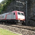 DSC10368  185 de Crossrail en descente HLP depuis Kandersteg après avoir poussé un lourd train sur la rampe Nord