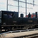 DSC14803  et encadrée de deux locomotives, l'Eb 2/4 35 ex-Jura-Simplon...