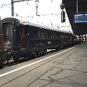 IMG 5792  Bâle, partie française de la gare, je vois une rame qui pourrait être le Venise - Simplon - Orient-Express (VSOE)