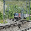 P1020875  Un train de marchandises monte les lactes de la rampe du Bözberg