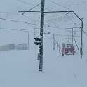 CH MVR MTGN neige auloin  Déblayage des aiguillages à la main et Beh 2/4 qui suit pour redescendre les quelques touristes coincés dans la neige...