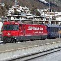 P1000239  La 647 arrive à Samedan avec un IR Chur - St-Moritz