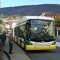 DSCF0679  Nouveau Trolleybus surbaissé à la halte "gare BLS" à Saint-Blaise