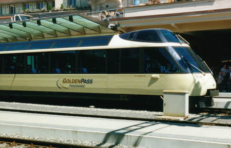 Tout d'abord un train touristique, avec ses célèbres trains panoramiques: Panoramic Express, Golden Panoramic, Crystal Panoramic et maintenant (sur la base des deux derniers) le Golden Pass Panoramic