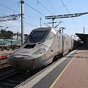 Une rame 130-Talgo250 à Salamanca. Ces rames ont un écartement variable et peuvent rouler à la fois sur l'écartement large standard en Espagne ou sur les LGV en écartement normal de 1435mm. Il circule sous la dénomination Alvia.