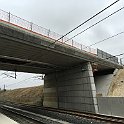 Le tablier posé de la deuxième voie, vu depuis le quai TGV à Belfort-Montbéliard TGV