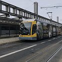 Tram moderne sur la ligne 15.