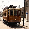 En sens inverse arrive le tram pour Passeio Alegre