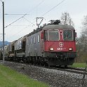 La 011 avec le train du soir dans le Gürbetal, entre Belp et Toffen