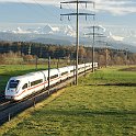 Un ICE4 en service Interlaken Ost - Basel SBB dans la vallée de l'Aar