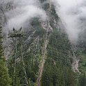 Depuis l'hôtel Handegg, on voit bien que le funiculaire du Gelmerbahn est particulièrement raide.