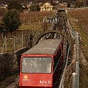 Le funiculaire du Mont-Pèlerin dans les vignes au-dessus de Vevey