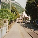 Entre la gare d'Aigle et le dépôt, l'AL circule en régime tram, et c'est parfois étroit!