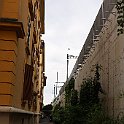 Quartier des Epinettes avec le mur de soutènement et la voie plus proche des habitations